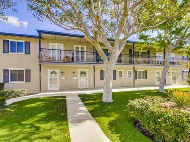 Townhouse for rent in Newport Beach