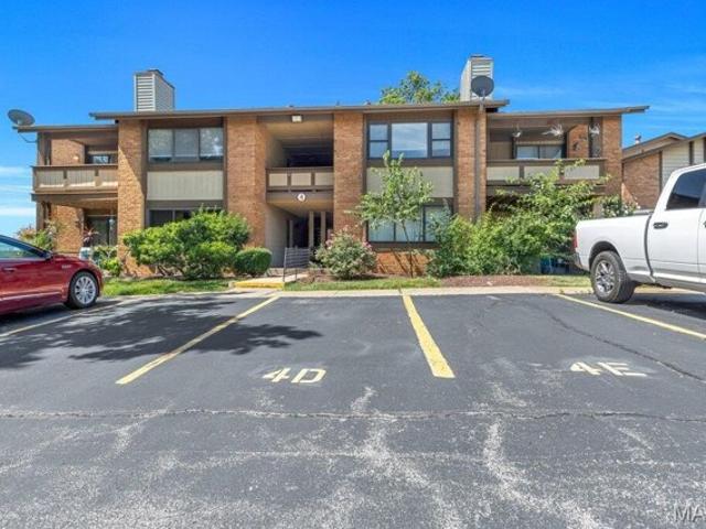 Condo for sale in Saint Charles Condo for sale in Saint Charles