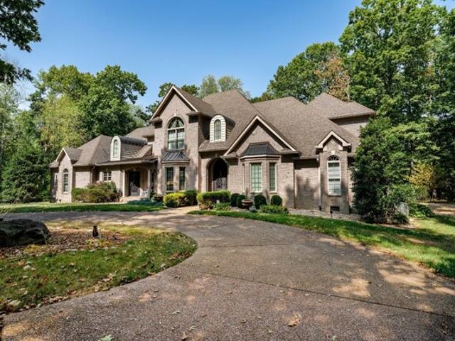 House for sale in Greenbrier