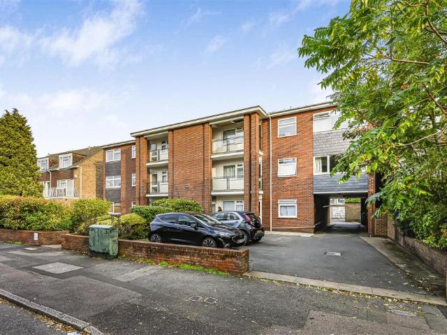 Apartment for rent in Chingford Green, Greater London