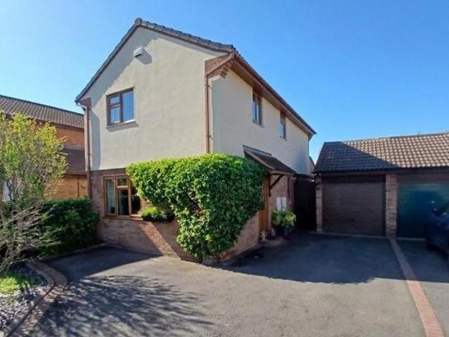 House for sale in Whitestone, Camp Hill