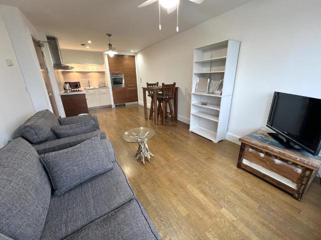 Apartment for rent in Cardiff Bay, Cardiff