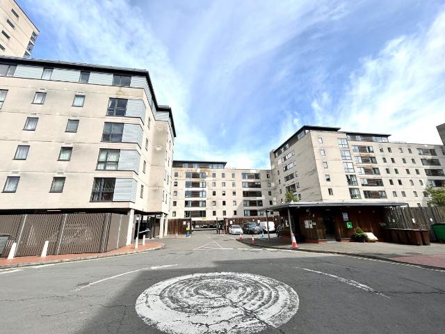 Apartment for rent in Cardiff Bay, Falcon Lodge