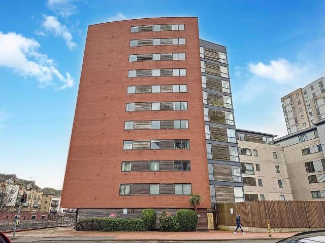 Apartment for rent in Cardiff Bay, Falcon Lodge