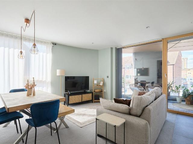 Apartment for rent in Battersea, Greater London