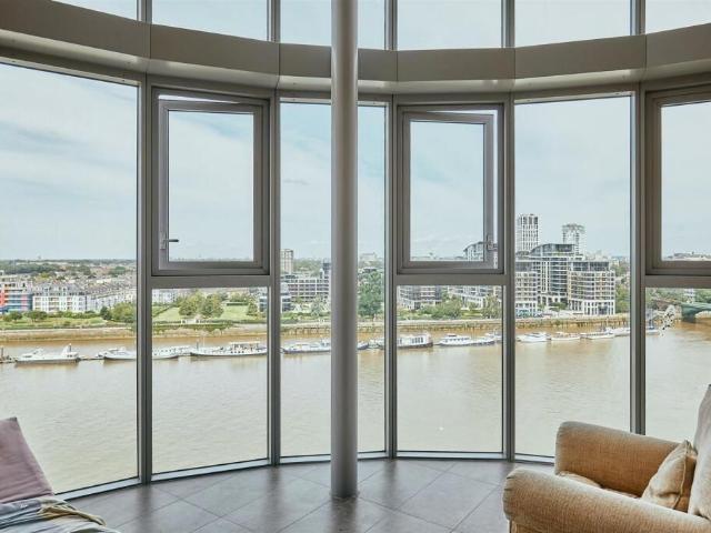 Apartment for rent in Battersea, Greater London