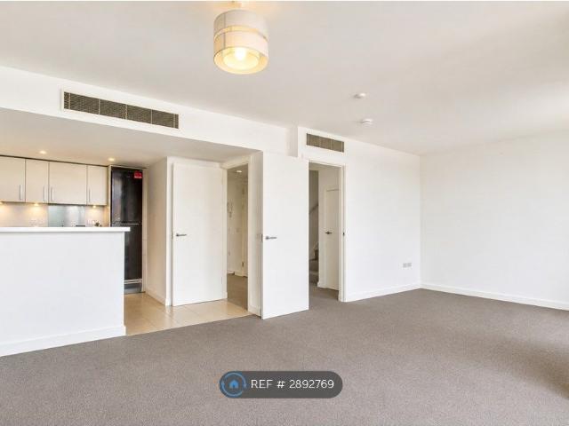 Apartment for rent in Battersea, Greater London