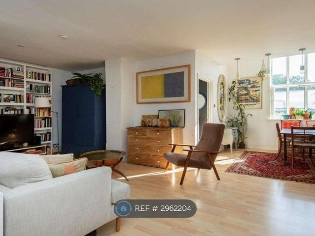 Apartment for rent in Mile End, Greater London