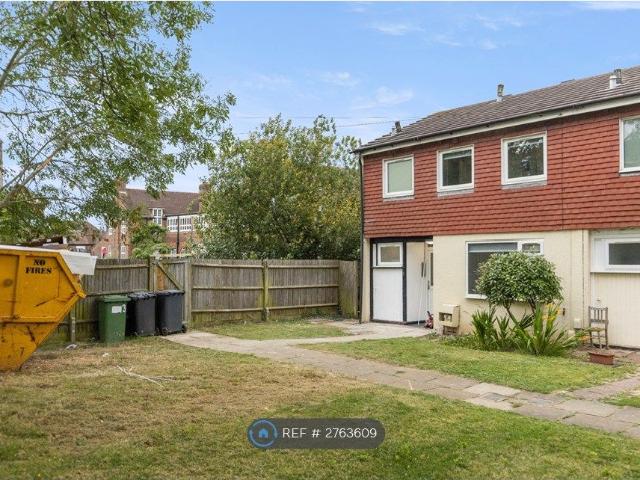 Studio for rent in Connaught Park, Bushey