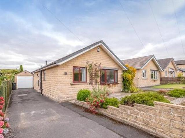 House for sale in Huddersfield, West Yorkshire