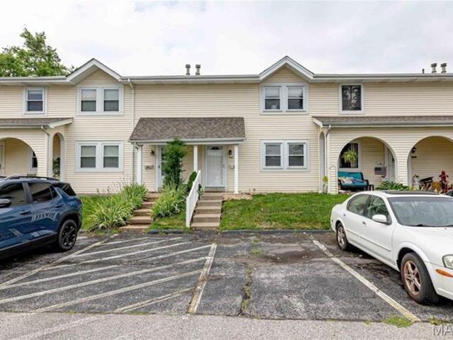 Condo for sale in Saint Charles Condo for sale in Saint Charles