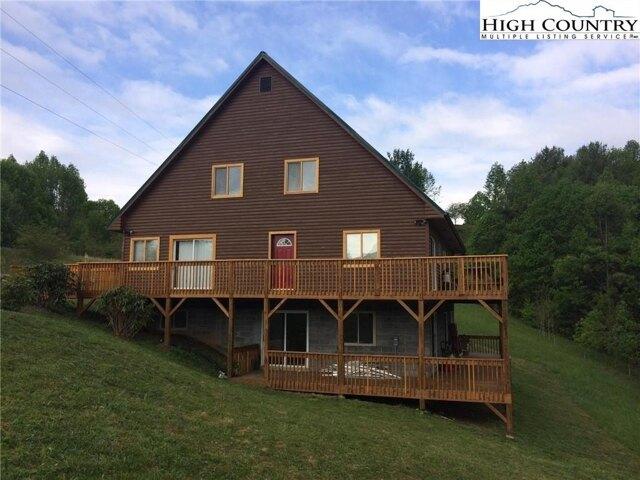 House for sale in Elk Park