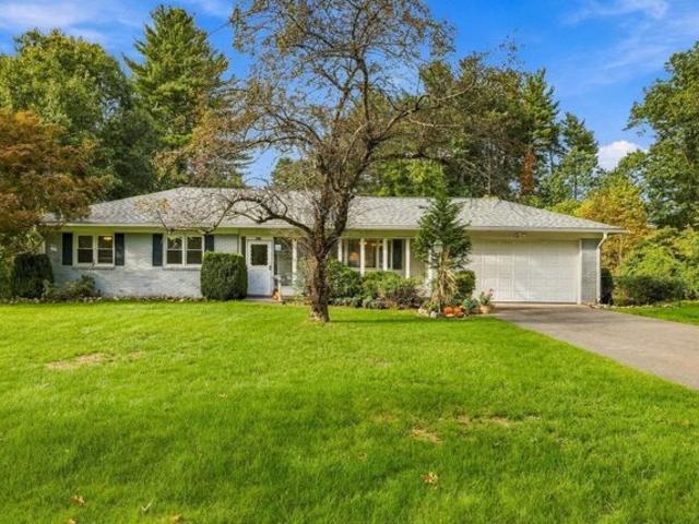 House for sale in Ridgecrest, Westfield