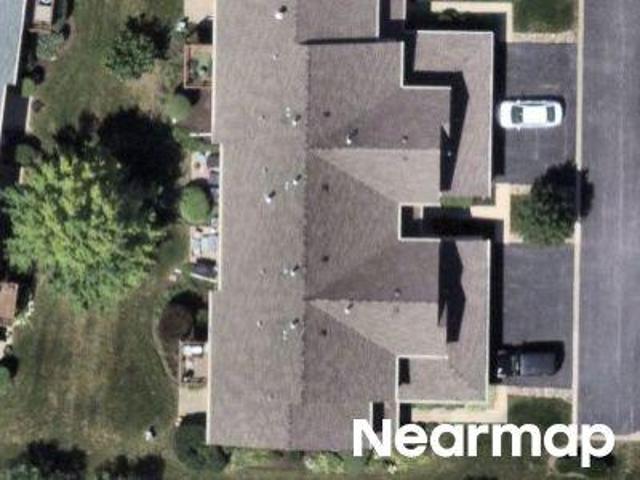 Condo for sale in Lindenhurst, Illinois