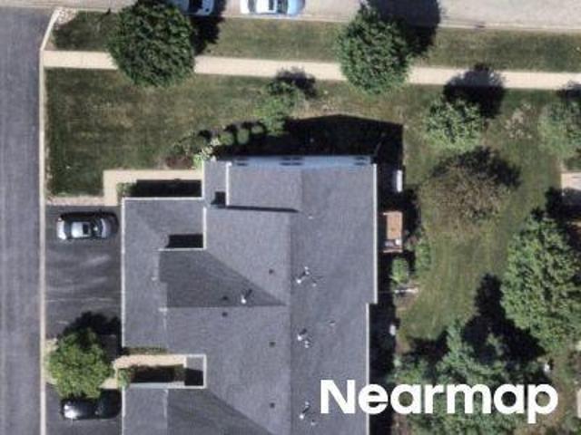 Condo for sale in Lindenhurst, Illinois
