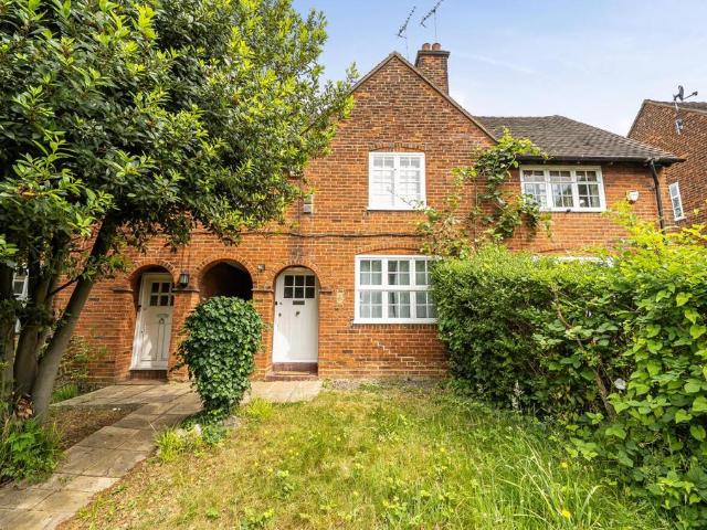 House for rent in Hampstead Garden Suburb, Greater London