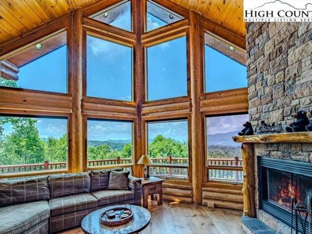 House for sale in Elk Park
