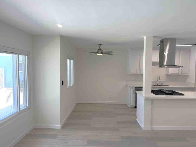 Apartment for rent in Canoga Park, California