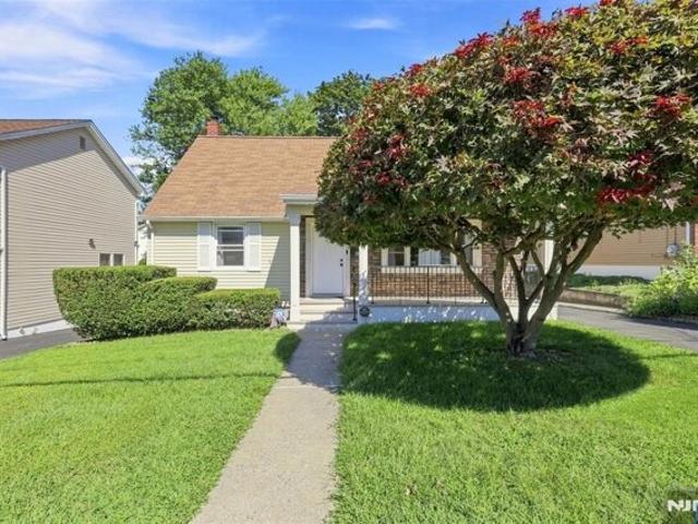 House for sale in Elmwood Park, Bergen County