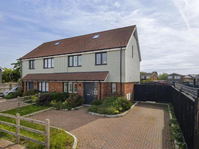House for rent in Broad Oak, The Bridge
