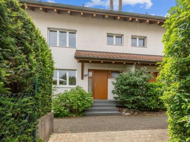 Reihenfamilienhaus kaufen in Reinach, Bezirk Arlesheim