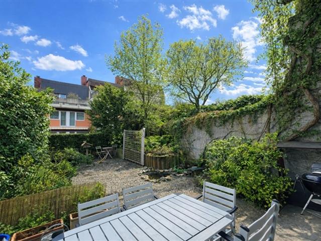 Einfamilienhaus kaufen in Einigen, Zürich