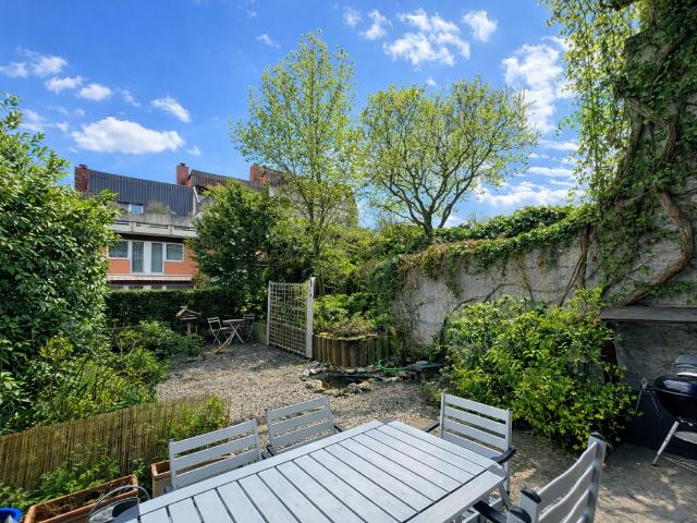 Reihenfamilienhaus kaufen in Einigen, Zürich