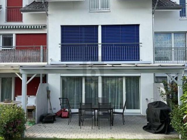 Reihenfamilienhaus mieten in Volketswil, Zürich