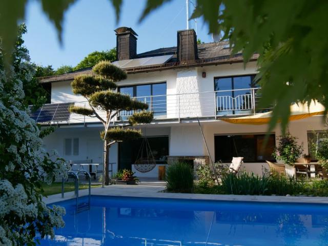 Villa kaufen in Niedernhausen, Hessen