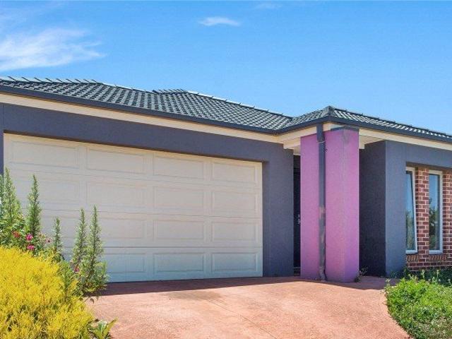 House for rent in Innisfail, Melbourne