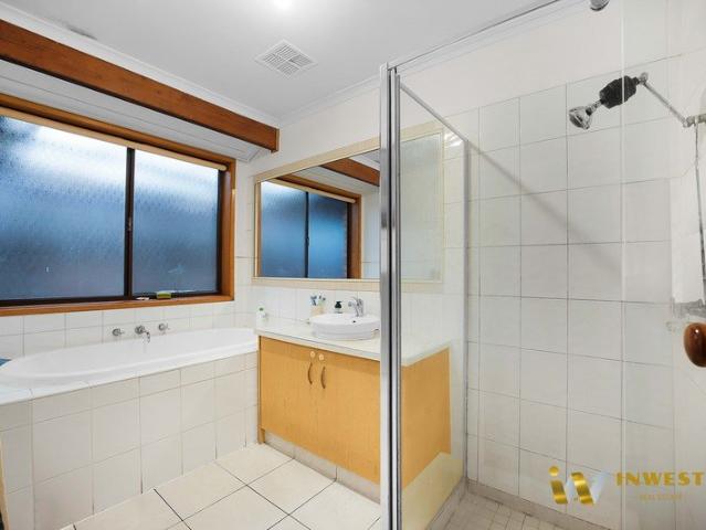 House for sale in Riverdene, Melbourne