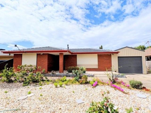 House for rent in Kings Park, Victoria