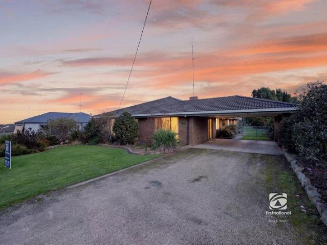 House for sale in Wy Yung, Victoria