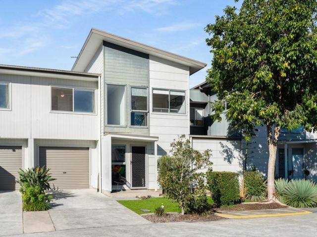 Townhouse for sale in Toombul, Queensland