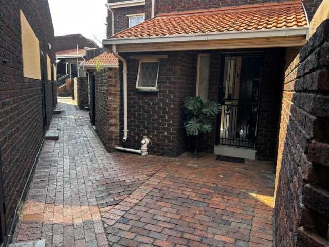 Townhouse for sale in Alberton, Brackenhurst