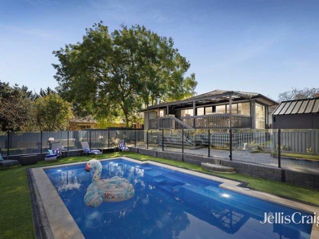 House for sale in Lakeview Heights, Melbourne