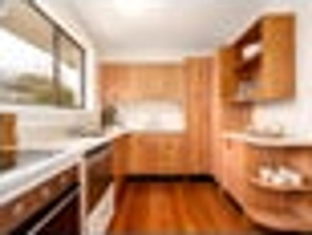 House for sale in Chaslands, Canterbury