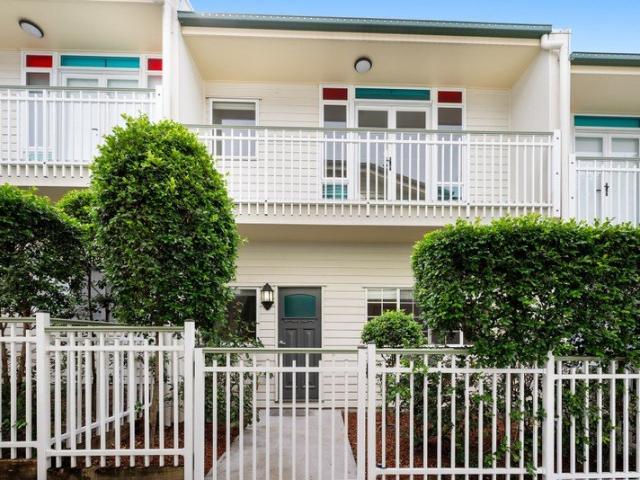 Townhouse for sale in Toombul, Queensland