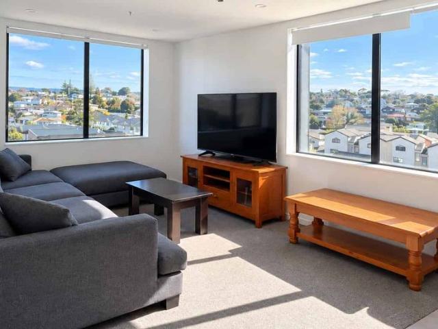 Apartment for rent in Te Atatū South, Henderson-Massey