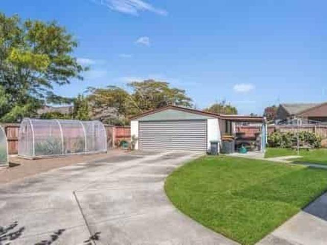 House for rent in Chaslands, Canterbury