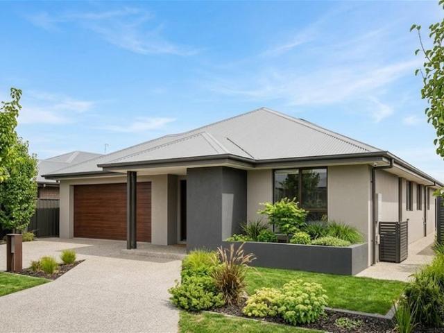 Cottage for sale in Baldivis, Western Australia