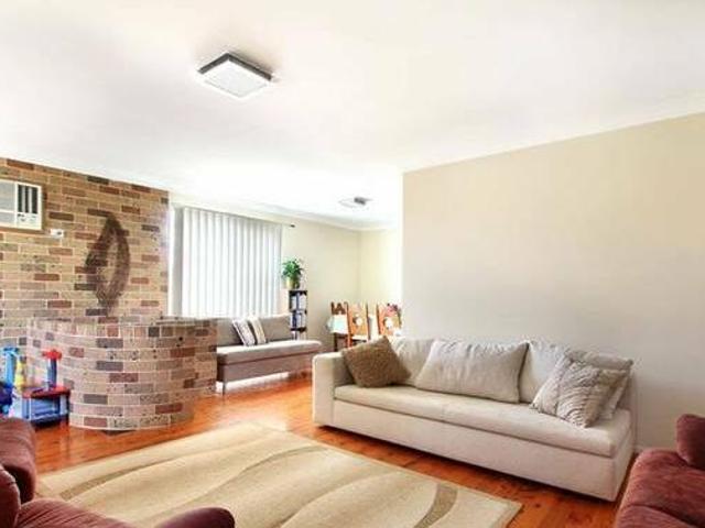 House for rent in Wollongong West, New South Wales