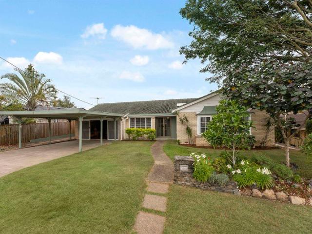 House for sale in Fig Tree Pocket, Greater Brisbane
