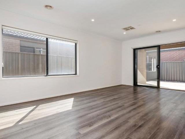 House for rent in Willandra, Melbourne
