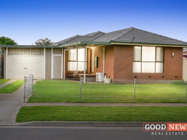 Cottage for sale in Werribee, Melbourne