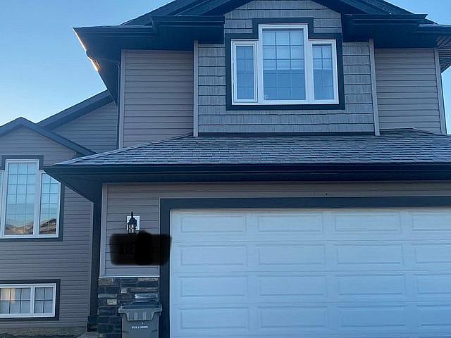 House for sale in Woking, Alberta