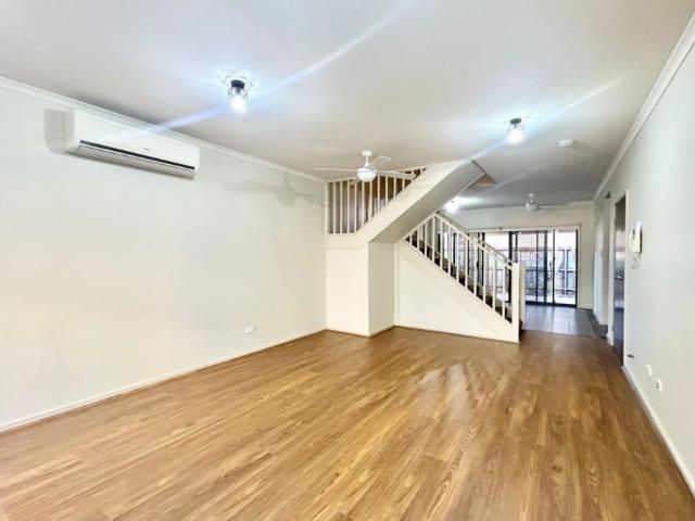 Townhouse for rent in Sydney, New South Wales