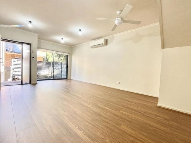 Townhouse for rent in Sydney, New South Wales