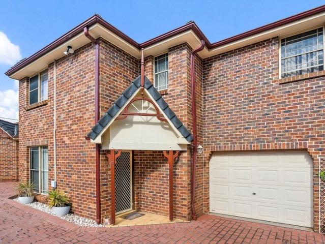Townhouse for sale in Wollongong West, New South Wales