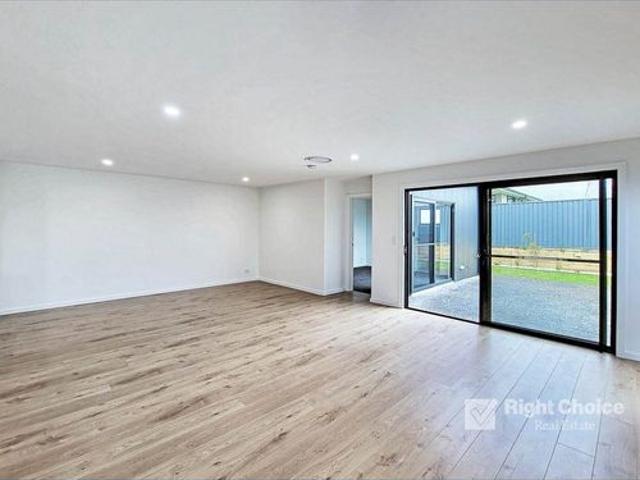House for rent in Wollongong West, New South Wales